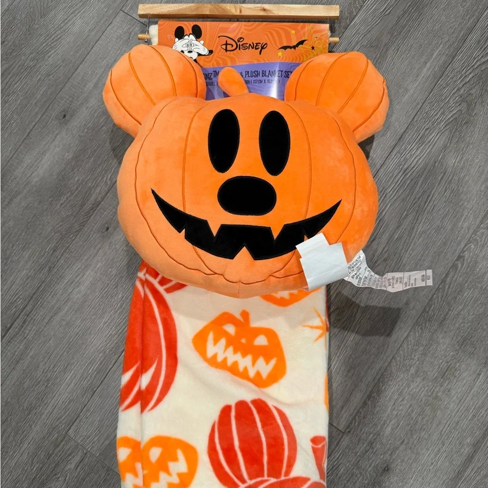 Disney Mickey Mouse Pumpkin Plush Throw Set